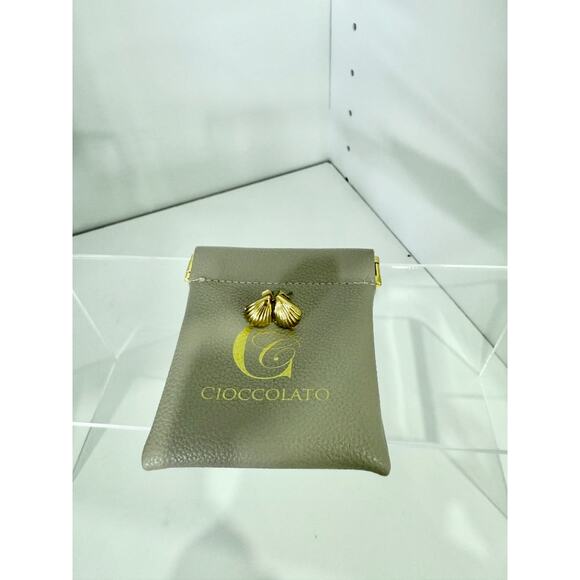 Cioccolato Couture Suzanna 18K Gold-Plated Mother Of Pearl Earring - Picture 7 of 9